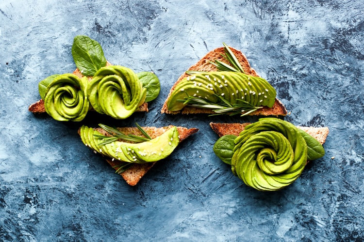 3 Reasons Your Skin Needs Avocadoes