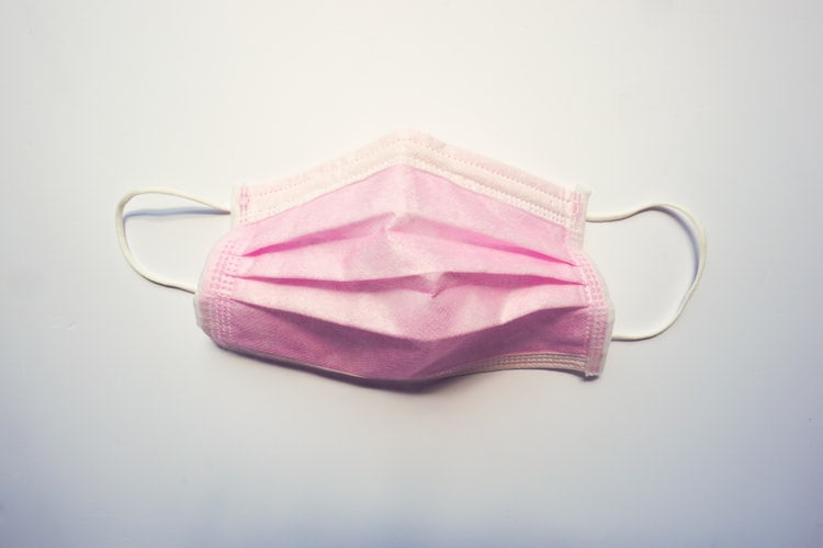 Wearing a mask all day? Your 3-step guide to protect your skin