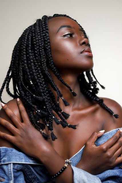 african american woman with dreadlocks.